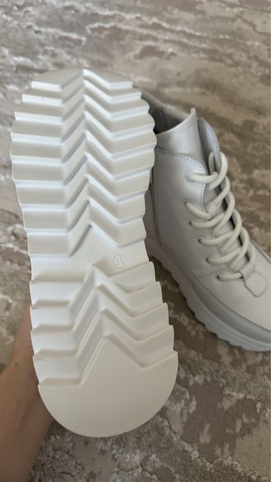 Жіноче взуття осіннє 39р