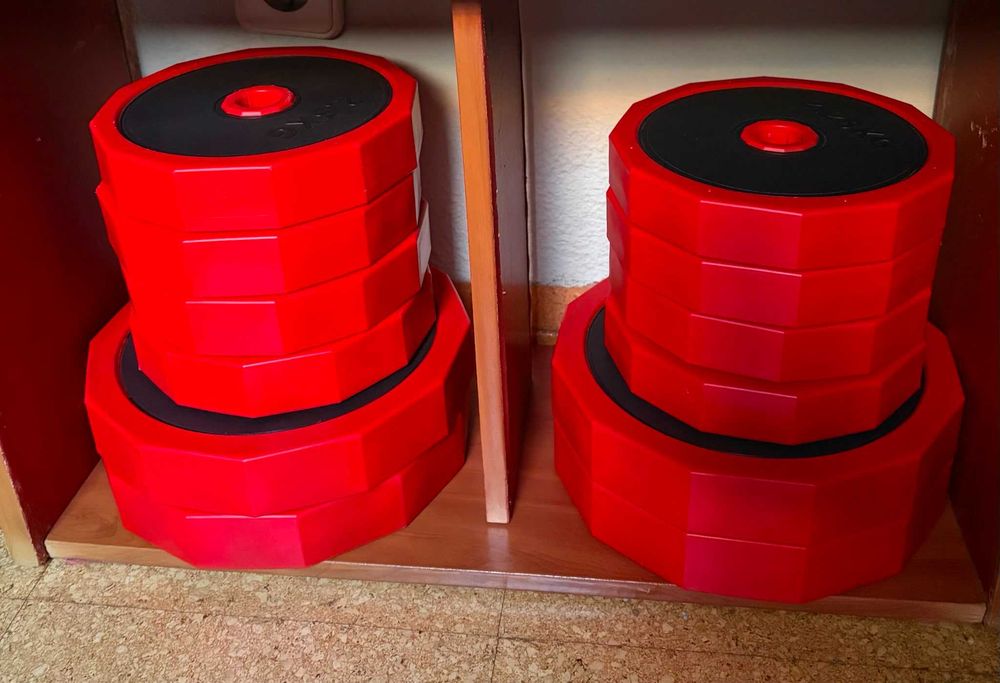 Conjunto completo com vários itens para ter uma academia em casa