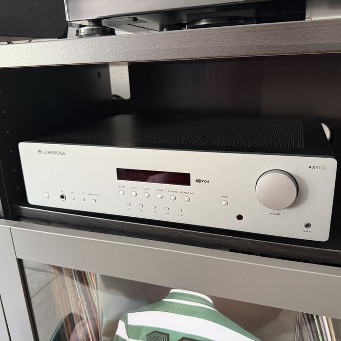 Amplificador Hi Fi Cambrigde Audio AXR 100