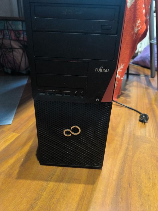 Monitor do sprzedania plus komputer
