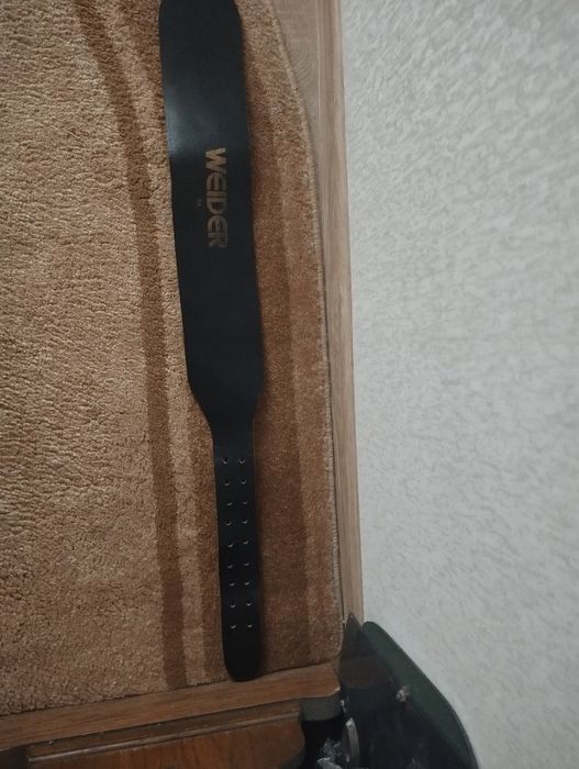 Пояс для важкої атлетики, шкіряний гарний стан.Розмір- М! шкіряний!