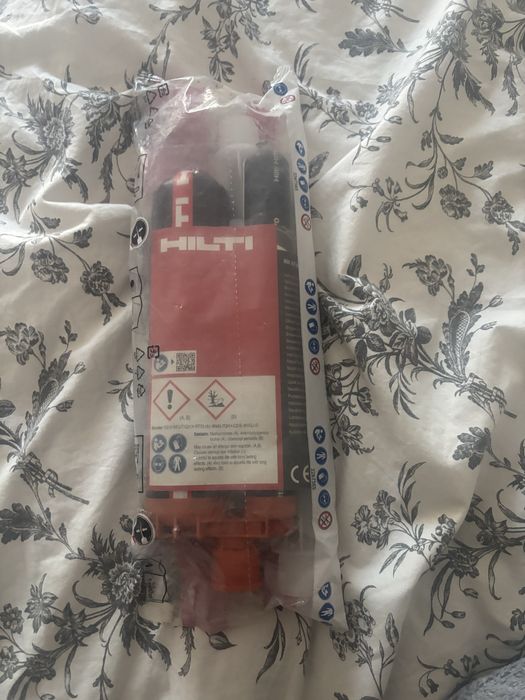 Kotwa wklejana HIT-HY 270