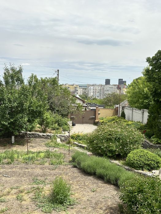 Продаж будинок Ж/М Перемога між Ж/М Сокіл