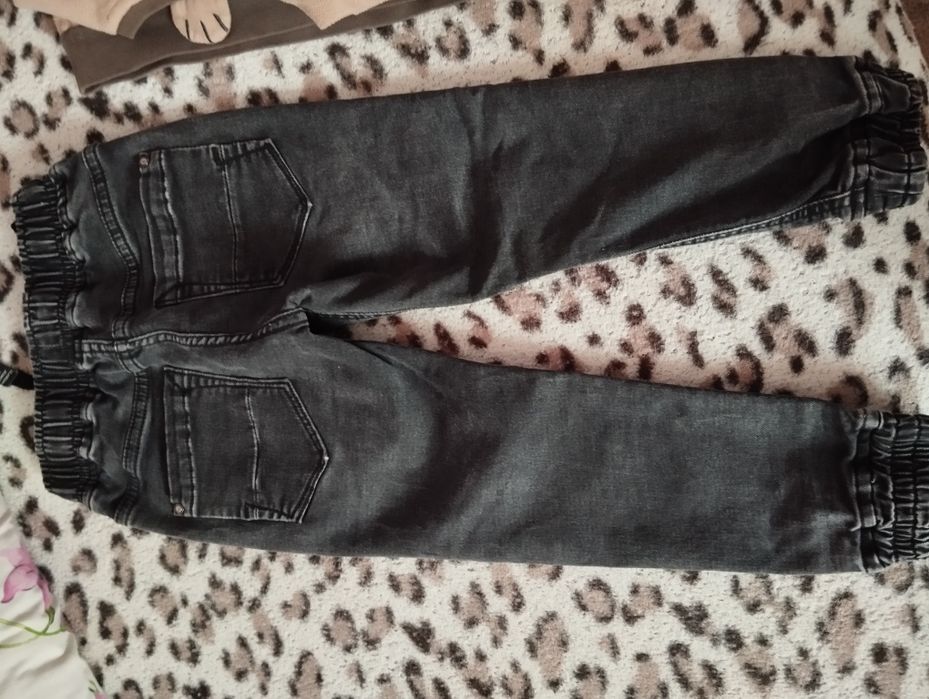 Продам джинси 110см