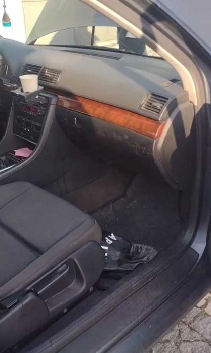 AUDI A4 B6 (8E2) 1.6 2001 – Elegância e Fiabilidade Alemã