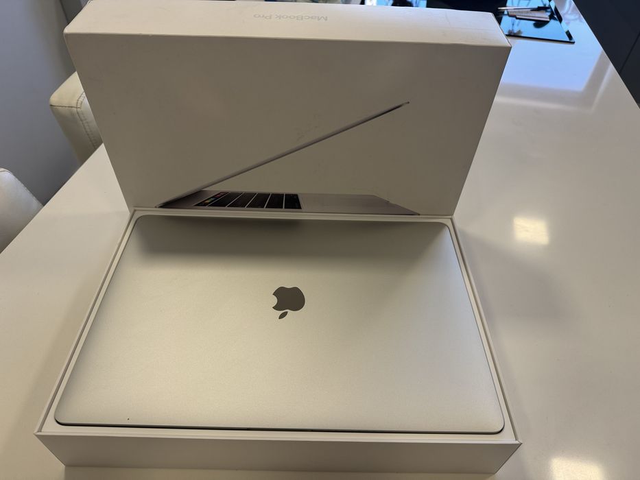 MacBook Pro Retina 15.4 inch (2019) - Core i9 - 16GB/512GB