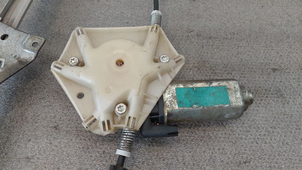 Elevador vidros frente direito VOLVO V40 Combi (VW)