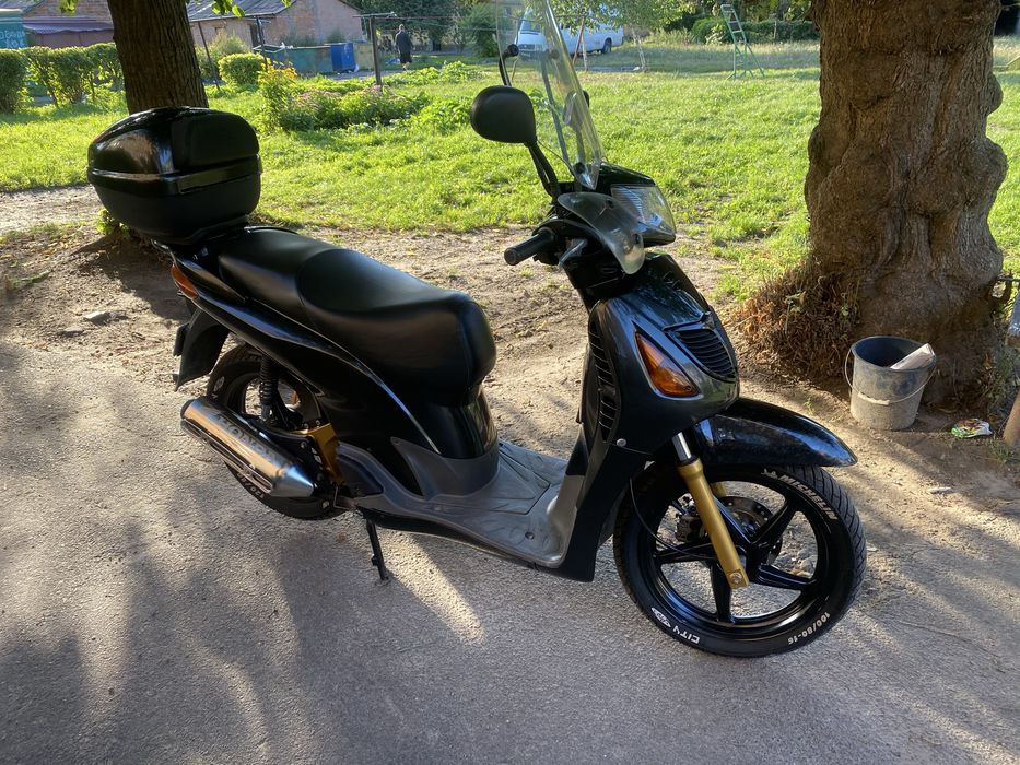 Honda sh 150.
