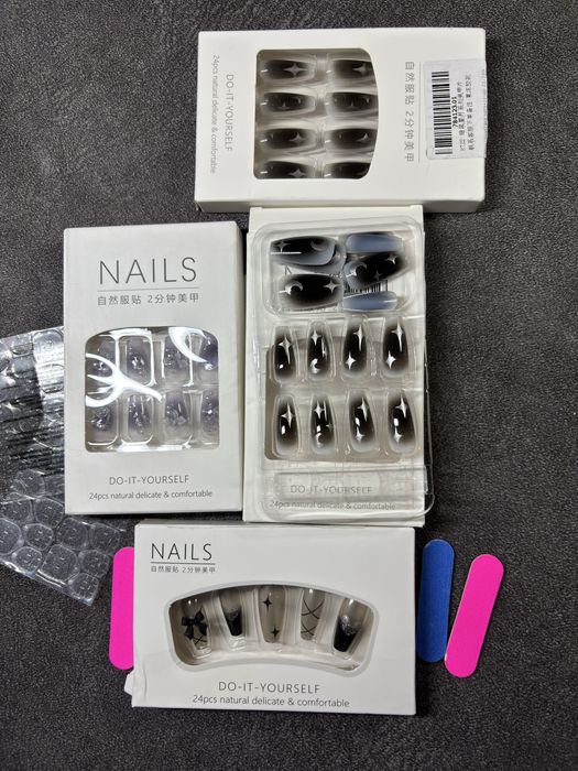 накладні нігті в корейському стилі y2k