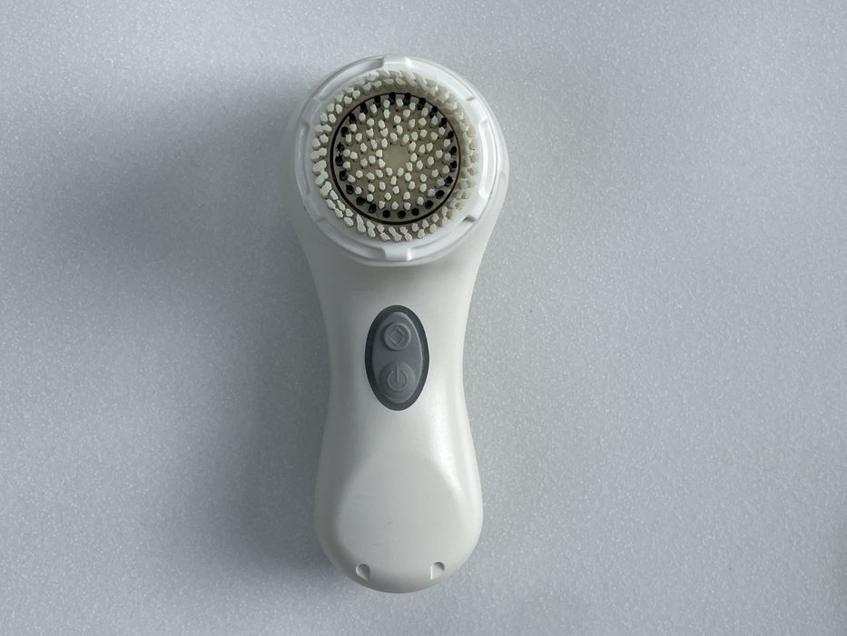 Щітка для очищення та масажу обличчя Clarisonic Mia 2 White