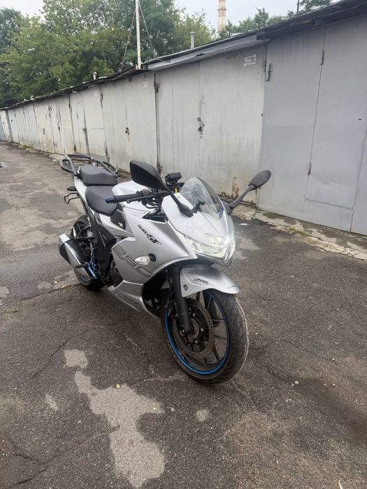 Suzuki gixxer sf 250