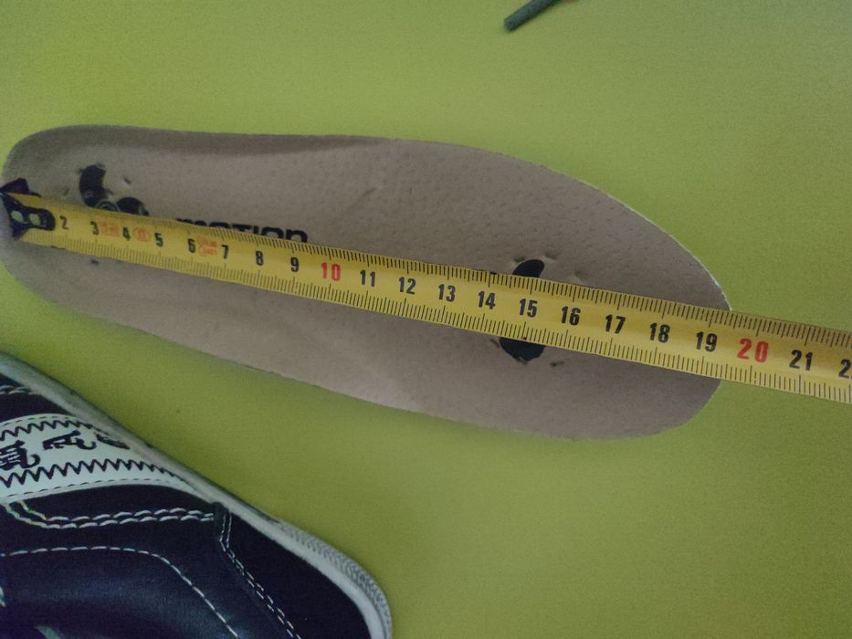 Nowe buty  sneakersy skóra naturalna 20cm