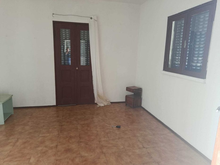 Apartamento T 1 para alugar na zona de Tondela ideal para uma pessoa.