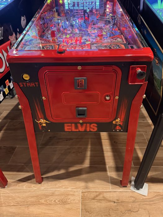 Elvis restaurada