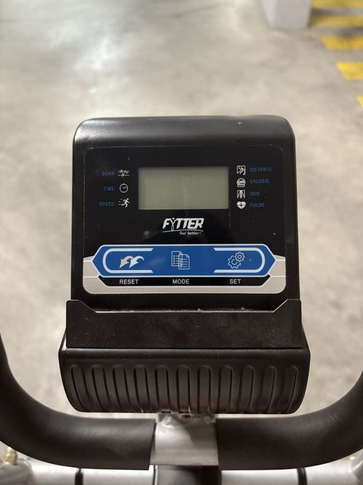 Bicicleta elitpica de ginásio em perfeitas condições