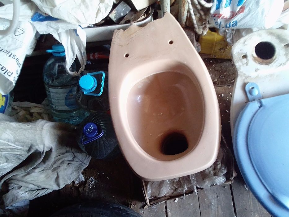 Унитаз с сиденьем строительный унитаз бу плюс гофра бу в подарок