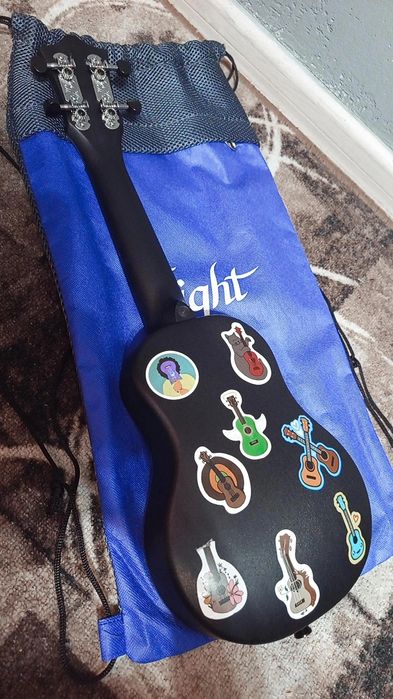 Гітару-укулєлє Flight