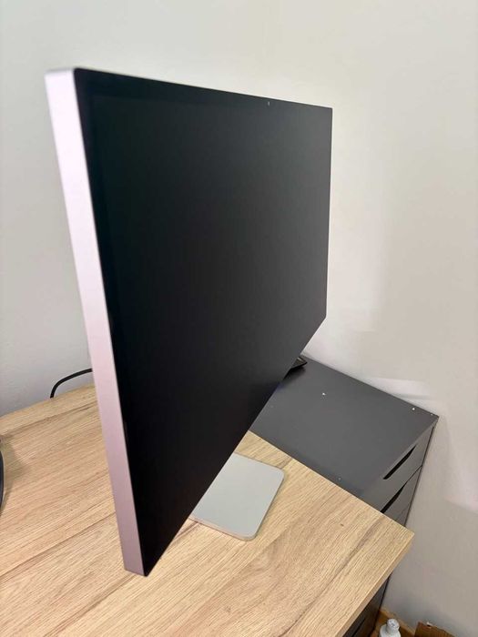 Apple Studio Display Nanotextura 27" 5K — Suporte para ajuste de altura e inclinação