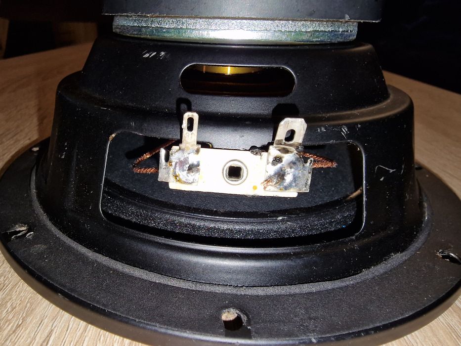 Głośnik niskotonowy logitech g560 refurbished(odnowiony)