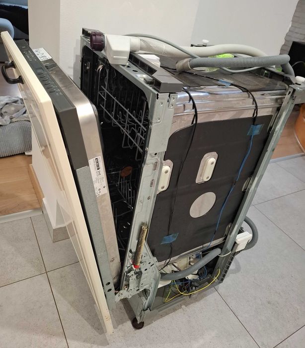 Zmywarka Electrolux 45 do zabudowy uszkodzona