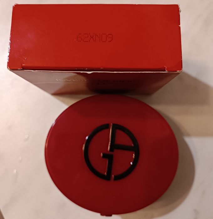 Кушон Giorgio Armani