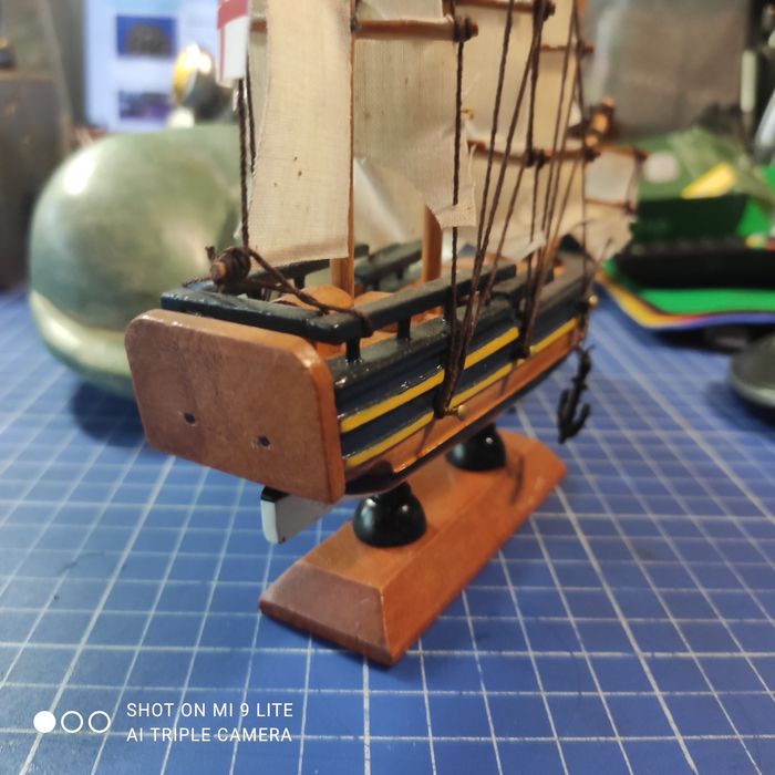 Zaglowiec H. M. S. ENDEAVOUR model drewniany