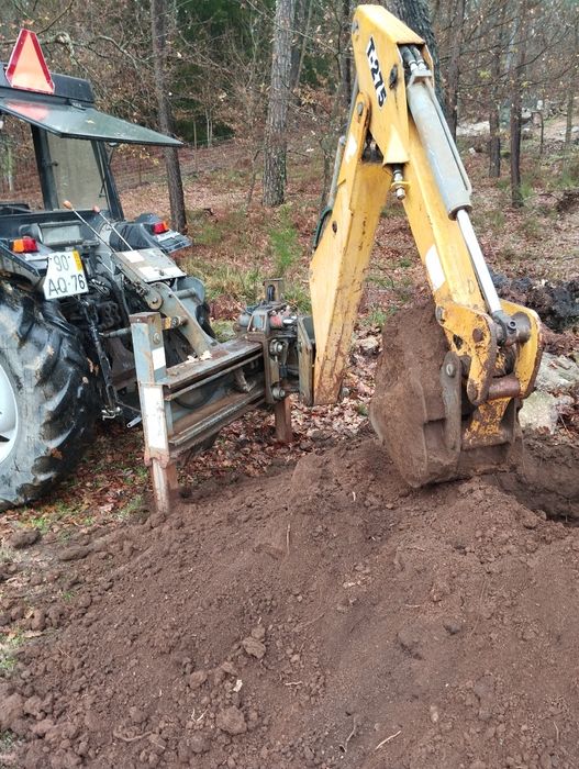 Retroescavadora para trator