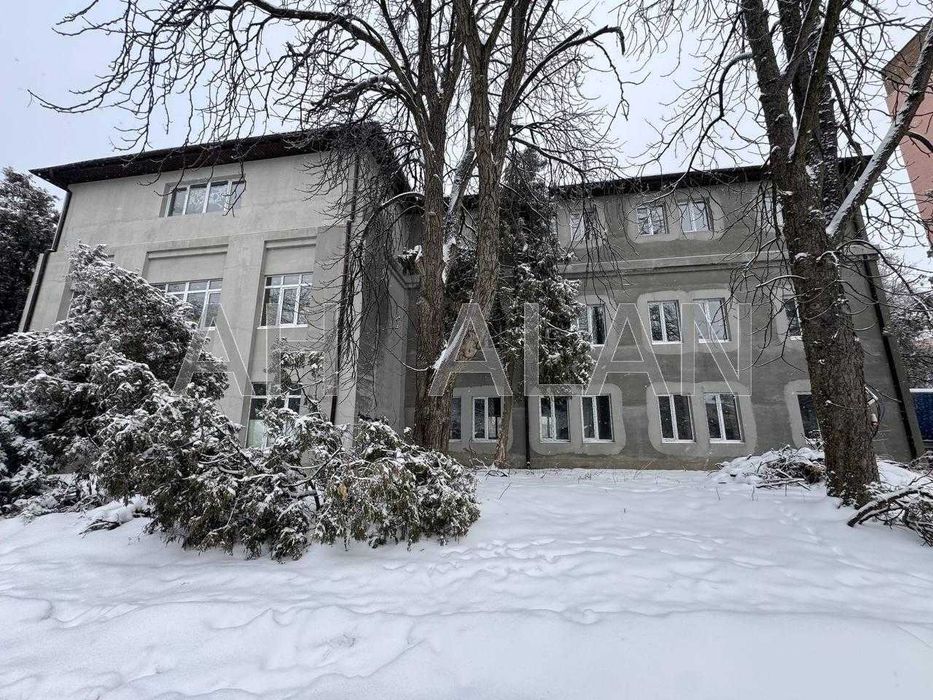 Без комісії. Оренда окремо розташованої будівлі загальною площею 1 580 м² у Подільському районі м. Києва