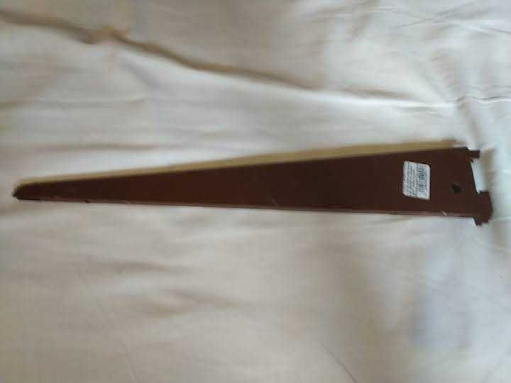 Кронштейны  для полок ,стойки с перфорацией и полки из клееной фанеры