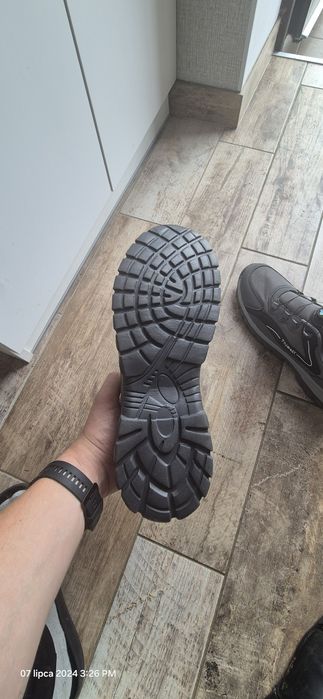 Sprzedam nowe buty 48