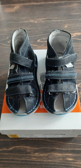 Sandałki kapcie DANIELKI r 24 50zl