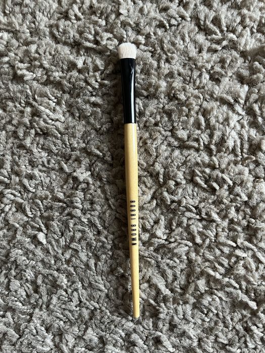 Bobbi Brown Touch Up pędzel do makijażu pędzelek