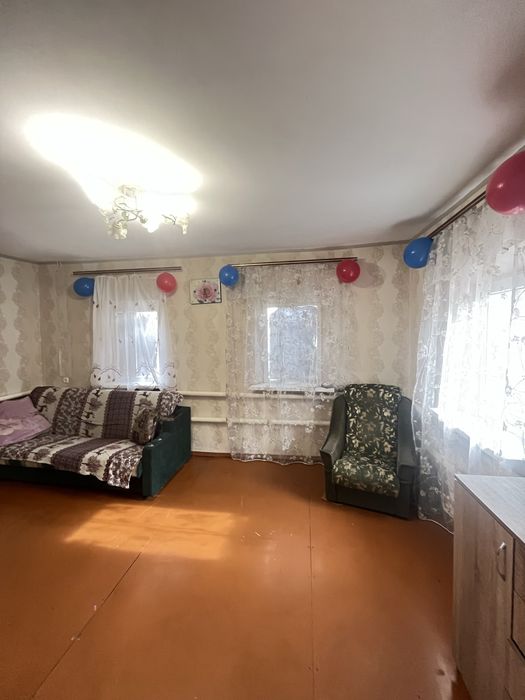 Продаж будинку м. Верхівцеве з гаражем в центрі СЕРТИФІКАТ