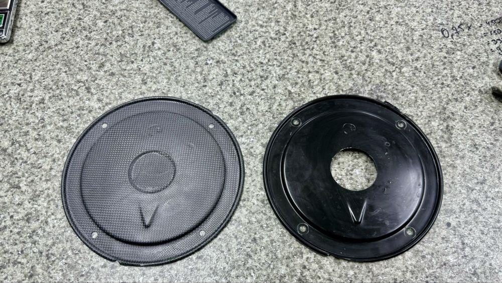 Кришка бензобаку е46 карбон чи карбон кевлар