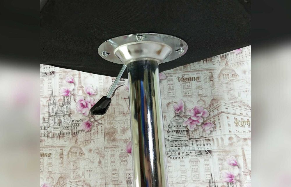 Крісло барне з підніжкою для майстра/Стул барный квадратный кухонный