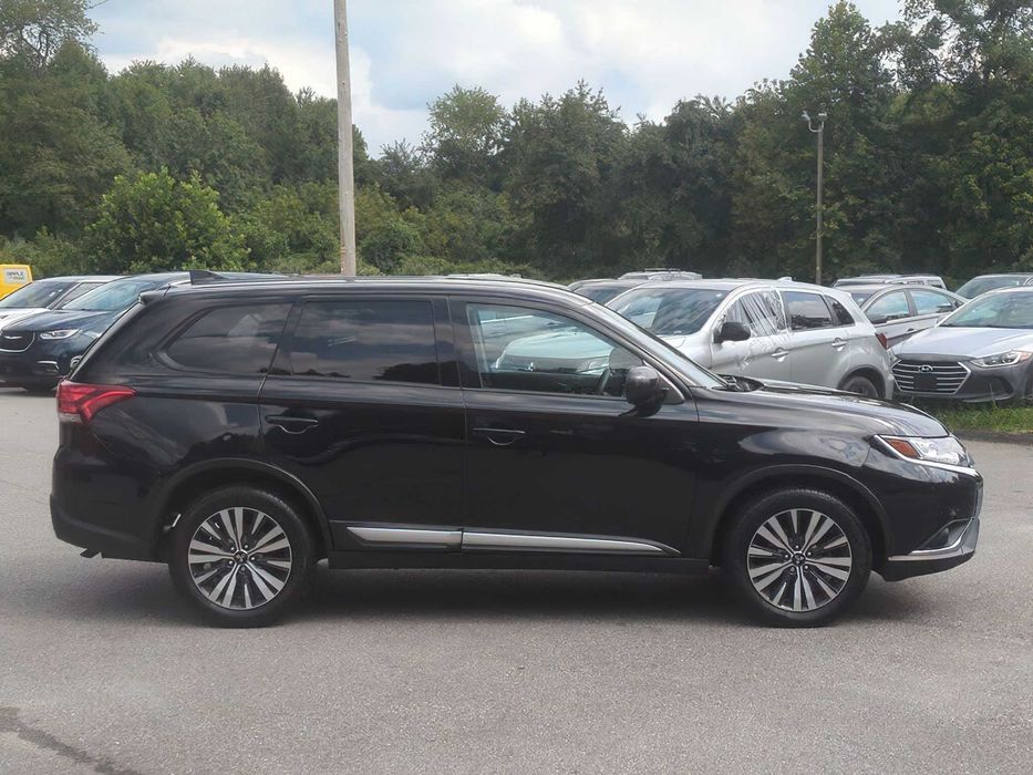 Mitsubishi Outlander      2019