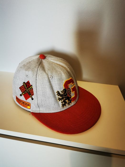 Czapka z daszkiem HARRY POTTER Gryffindor snapback Styl: trucker, sna