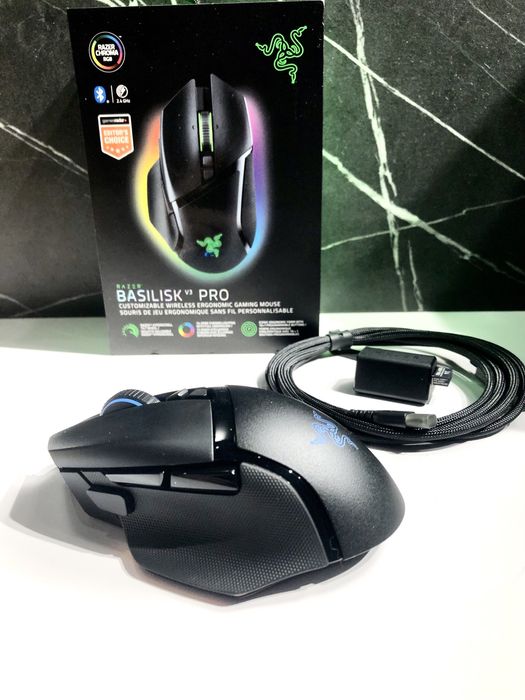 Мишка razer basilisk v3 pro