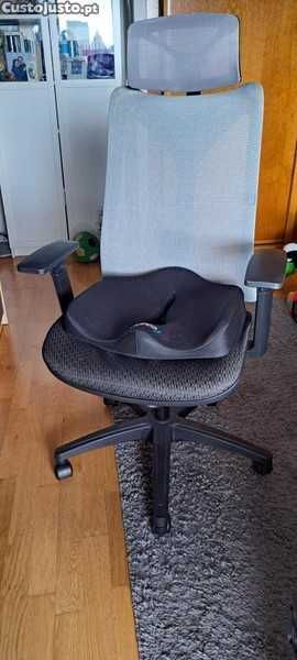 Secretaria e cadeira