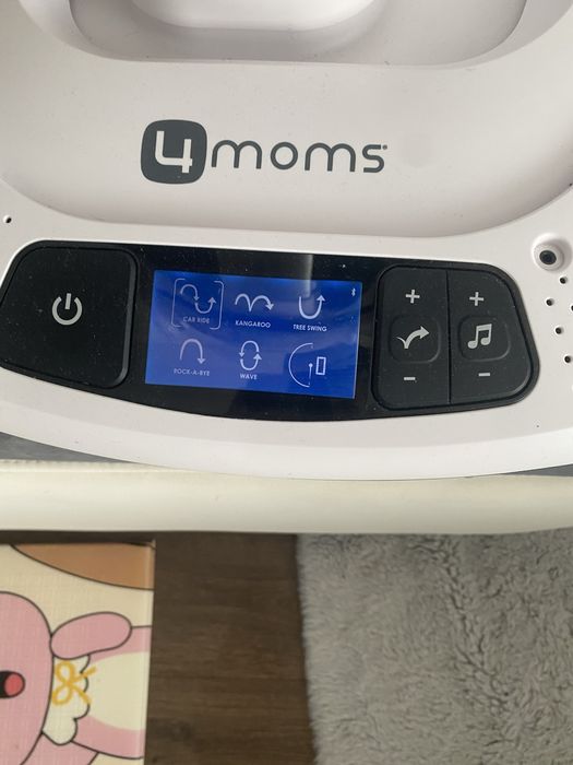 Заколисуючий центр 4 moms