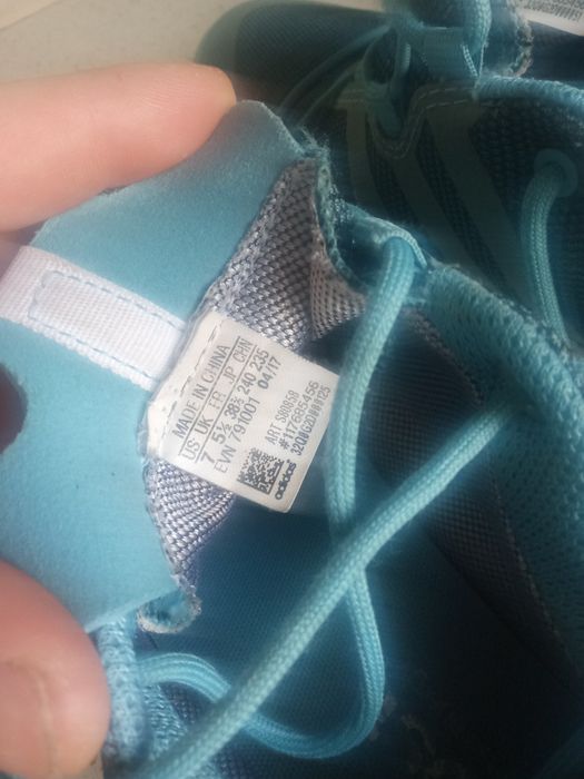 Y6Uszkodzone buty adidas terrex gore-tex 305