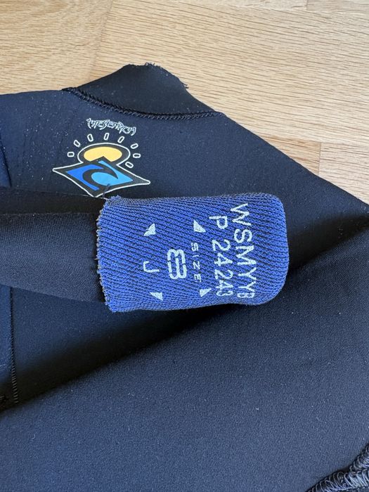 Fato de surf Rip Curl, modelo FLASH/BOMB 4/3 SEALED tamanho 8 anos.