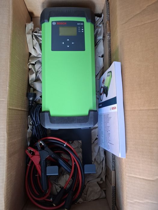 Ładowarka Samochodowa Bosch BAT 690