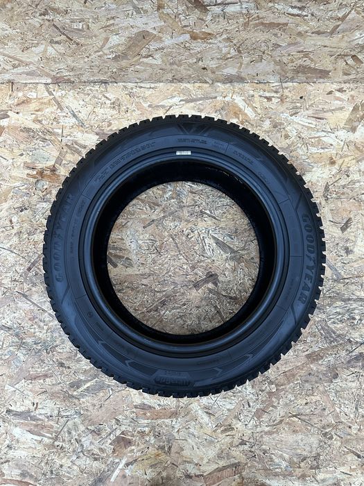 Зимові шини 235/55 R18 104T GOOD/YEAR UltraGrip Arctic 2.гума резина
