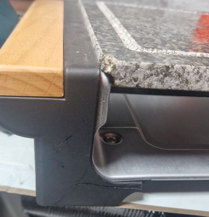 Elektryczny grill stołowy Marmurowa Płyta 1400W H.Koenig RP32  Kod W22