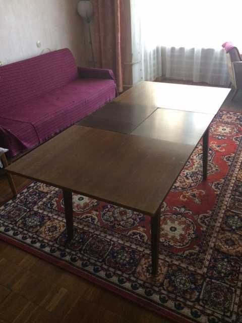 Стол обеденный деревянный