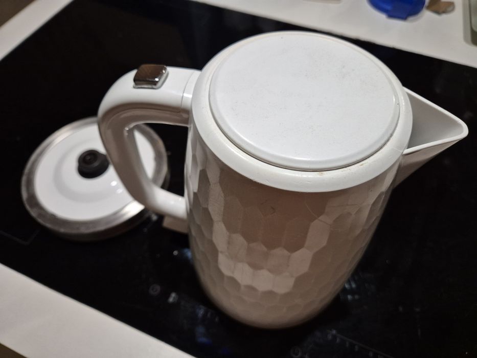 Czajnik elektryczny Russell Hobbs 1.7L