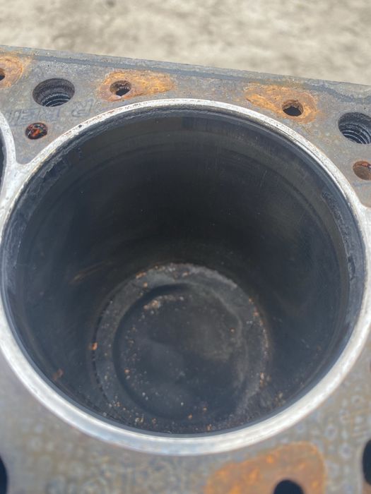 Блок двигуна VW Passat B3 2.0 i