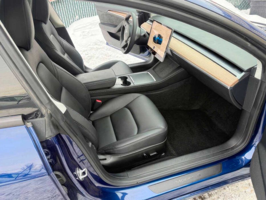 Tesla Model 3 Long Range      2023