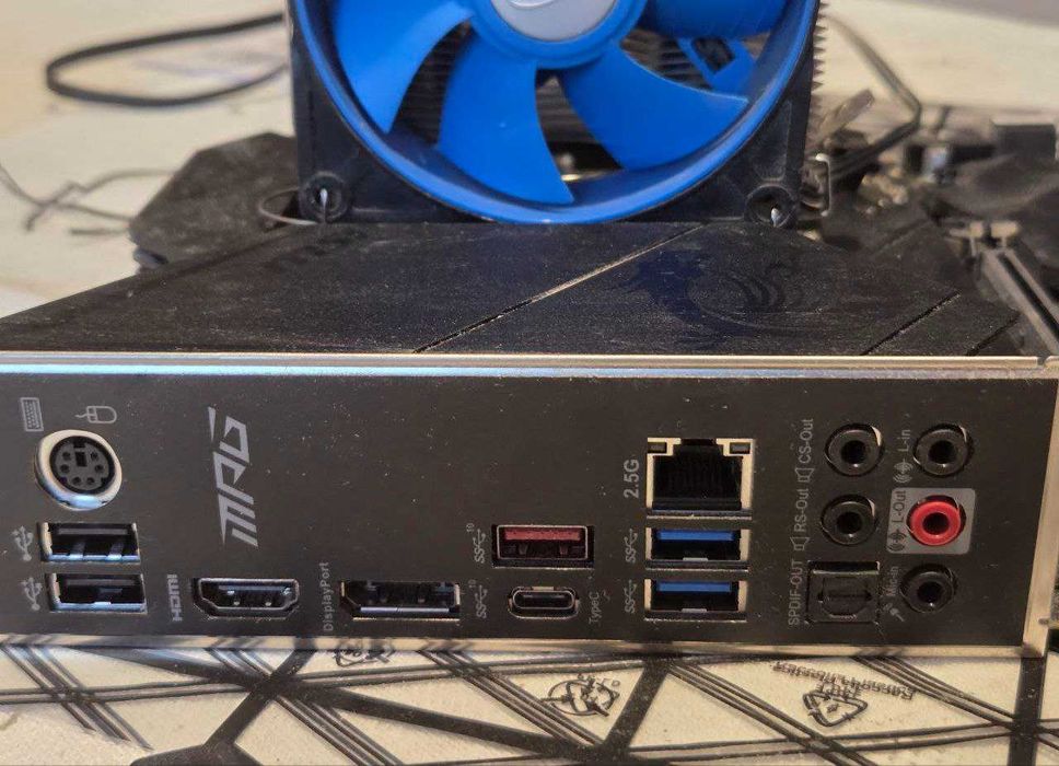 Sprzent do komputera (razem) CPU, GPU, NIC, płyta, chłodzenie cpu.